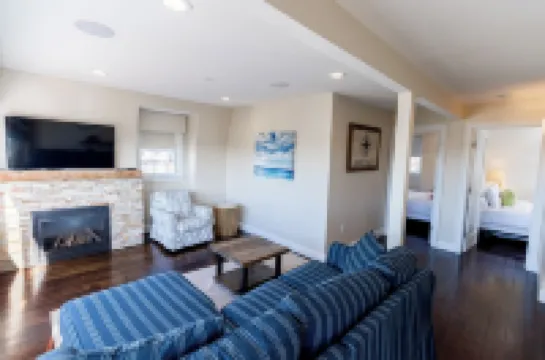 The Newport Lofts - 617 Thames Street Hotels in 