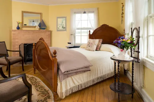 Yale Manor B&B & Yurt Glamping