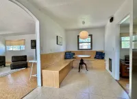 Summer House: 3-bedroom with WiFi, AC in Marfa