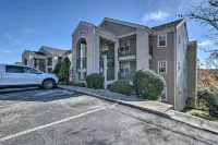 Modern Resort Condo ~ 3 Mi to Branson Landing - Wifi