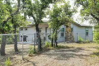 Brownwood Family Home - 2 Mi to Public Marina! - Parking