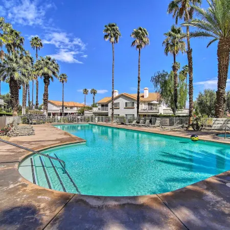 Pool Access Newly Renovated Palm Desert Condo