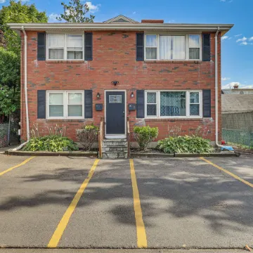 Modern Middletown Retreat, Minutes to Downtown!