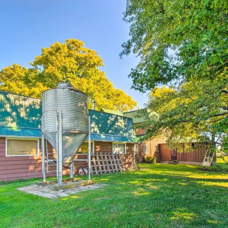 Beautifully Restored Farmhouse in Marshall!