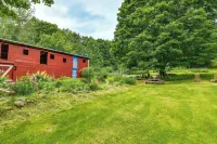 Cozy Catskills Vacation Rental with Deck! - Pools