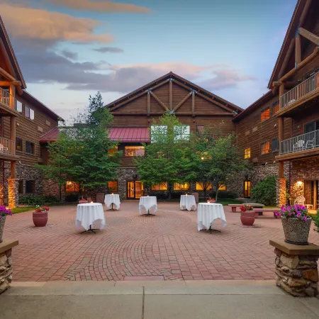 Bantr Grand Hotel Wausau - Rothschild