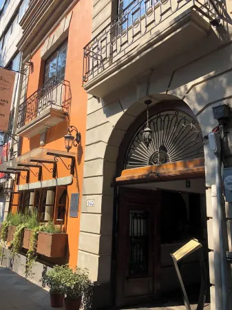 Casa Raffaello Отели рядом с достопримечательностью «Библиотека Васконcелос»