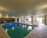 Quality Suites Addison-Dallas - piscina