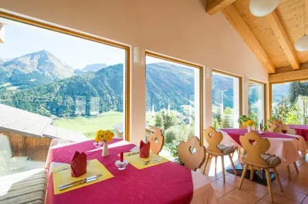 Hotel Cuntera Отели в г. Сурсельва