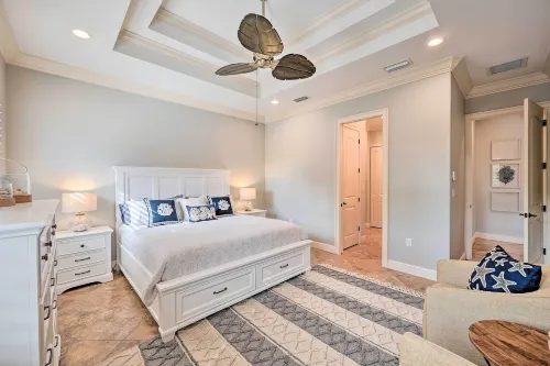Coastal Naples Getaway ~ 2 Mi to Beaches! - Beach