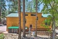 Gateway to Sunrise Resort! Show Low Cabin w/ Deck - Pet friendly