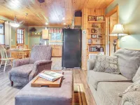 'Fox Den' w/ Hot Tub! 22 Mi to Cataloochee Skiing Hotels in Qualla