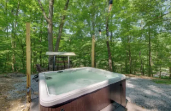Tiny Home w/ Hot Tub by Mohican State Park!