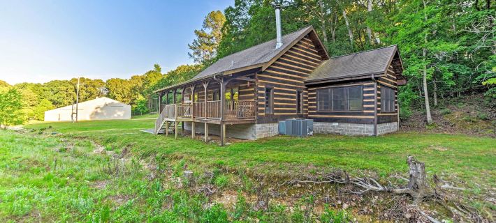 Quiet Cabin Retreat on 30 Acres Near Kentucky Lake Hotels in Calloway County