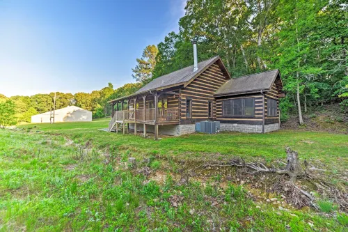 Quiet Cabin Retreat on 30 Acres Near Kentucky Lake - chambre d’hôtes