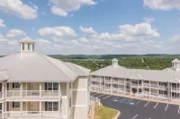 Ozark Mountain Getaway -Lake Access - Beautiful Views - Close to SDC!