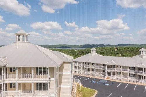 Ozark Mountain Getaway -Lake Access - Beautiful Views - Close to SDC!
