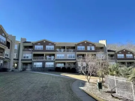 Lovely Lake Condo with BOAT SLIP and Pool