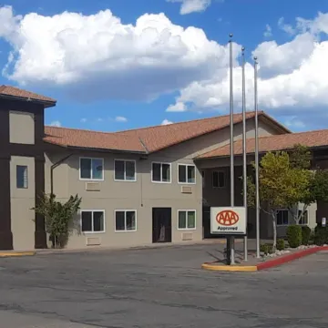 Quality Inn & Suites Grants - I-40