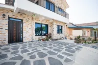 Uljin Jeongdam-eun Ocean View Pension Hotel di Uljin