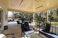 Modern Farmhouse 4 Bedroom Home Away From Home