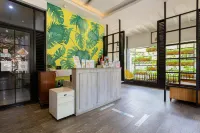 RedDoorz Plus Near Mall Slipi Jaya Hotels in West Jakarta City