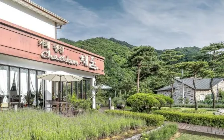 Inje Chaeum Pension Отели рядом с достопримечательностью «Baekdamsa»