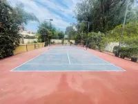 California Dream House w/pool & tennis court Hotels in Chatsworth