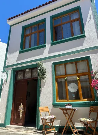 madam hrisa konukevi Отели рядом с достопримечательностью «Okyanus Tekne Turu»