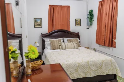 Authentic Puertorrican Home with Full AC -Fast Wifi - Smart TV Near Beach
