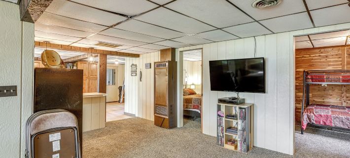Lakefront Home w/ Deck: Central Michigan Escape! Hotels in Newaygo County