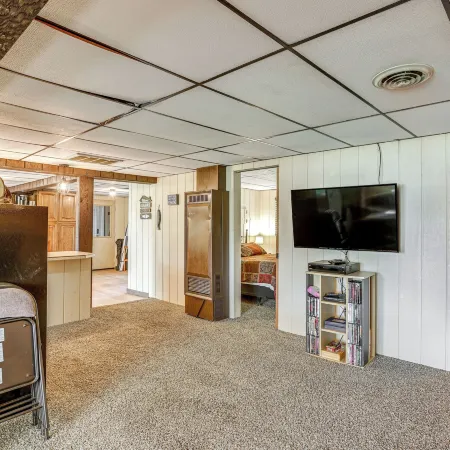 Lakefront Home w/ Deck: Central Michigan Escape! Hotels in Newaygo County