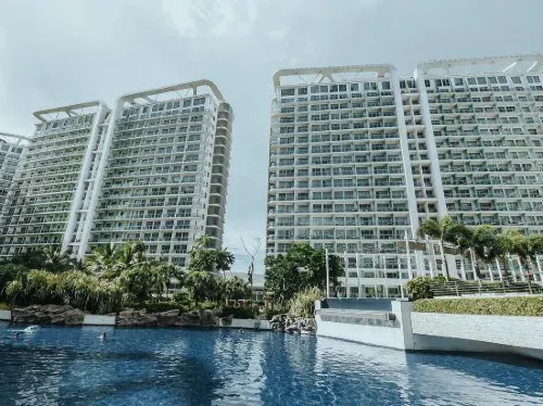 Azure Urban Resort by Adam's Crib - Beach