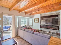 Crestline Cabin w/ Deck: 1 Mi to Lake Gregory Hotels in Crestline