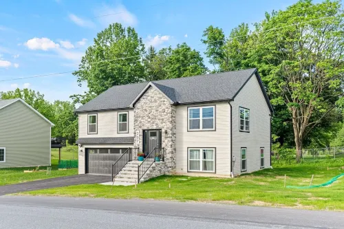 The Respite: Spacious beautiful new build, sleeps 8-10. 7 minutes from Hershey.