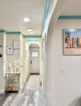 Beautiful retreat- 5 min walk from the Beach!
