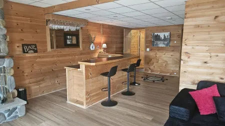 Waterfront, Family Retreat up to 12, Acadia National Park, Coastal Maine, Camp