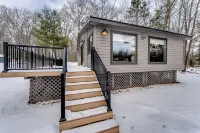 Lake Front Cabin, Media/Game Room, Kayaks, Multi-Level Deck--Newly Remodeled