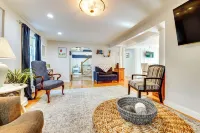 Downtown Ogunquit Home 1 Mi to Beach! - Dapur
