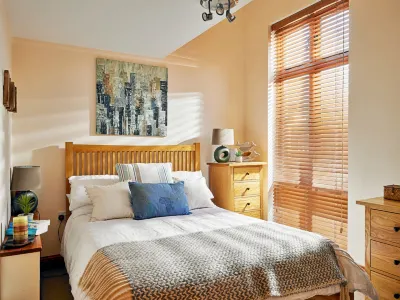 Hawthorn Barn Hotels near Clovelly Beach