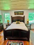 No Fee Luxurious 1885 Farmhouse: Horses, Goats, & Fresh Eggs