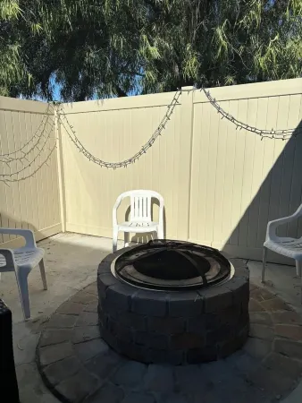 Spacious 3-bedroom with AC and WiFi in welcoming Cypress