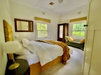 Canberra Heritage House, across from the Australian War Memorial, walk to CBD Reid 호텔