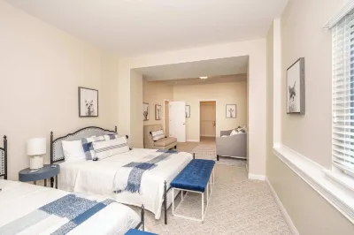 Crittenden Ark Haven Hotels near Dalton Plaza