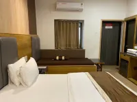 Savshanti Lake Resort Hotels in Saputara