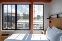 路易斯維爾萬怡希爾頓啟繽精選飯店