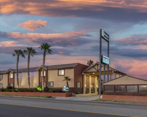 Best Western Desert Winds Hotels in Mojave