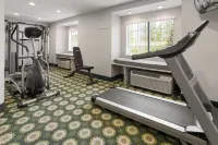 Microtel Inn by Wyndham Albany Airport فنادق في Latham