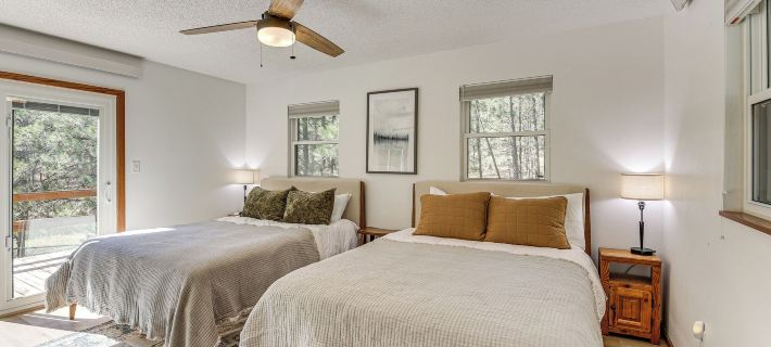 Private Black Hills Home w/ Corral; Horses Welcome Hotels in Custer County
