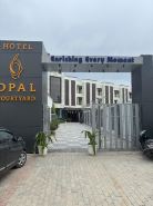 Hotel Opal Courtyard